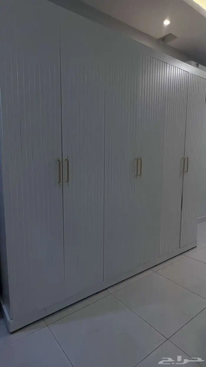 دولاب وتسريحه شبه جديده كلها لاعلى سومه 3
