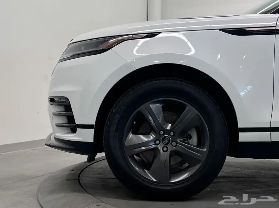 رنجروفر فيلار Range Rover velar dynamic SE موديل 2024 6