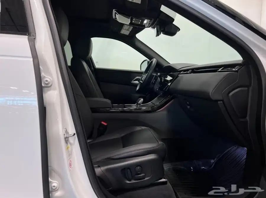 رنجروفر فيلار Range Rover velar dynamic SE موديل 2024 7