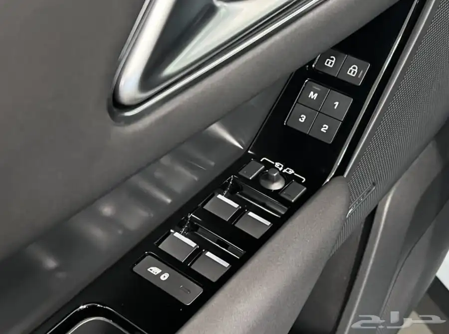 رنجروفر فيلار Range Rover velar dynamic SE موديل 2024 24