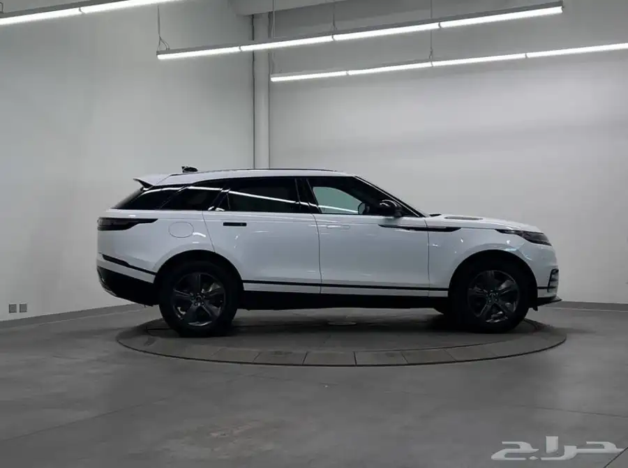 رنجروفر فيلار Range Rover velar dynamic SE موديل 2024 4