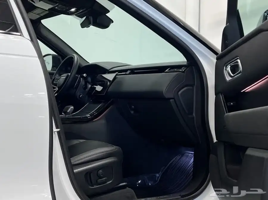 رنجروفر فيلار Range Rover velar dynamic SE موديل 2024 15