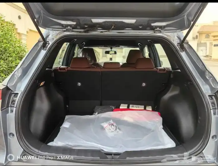 تيوتا كورلا كروس 2025 8