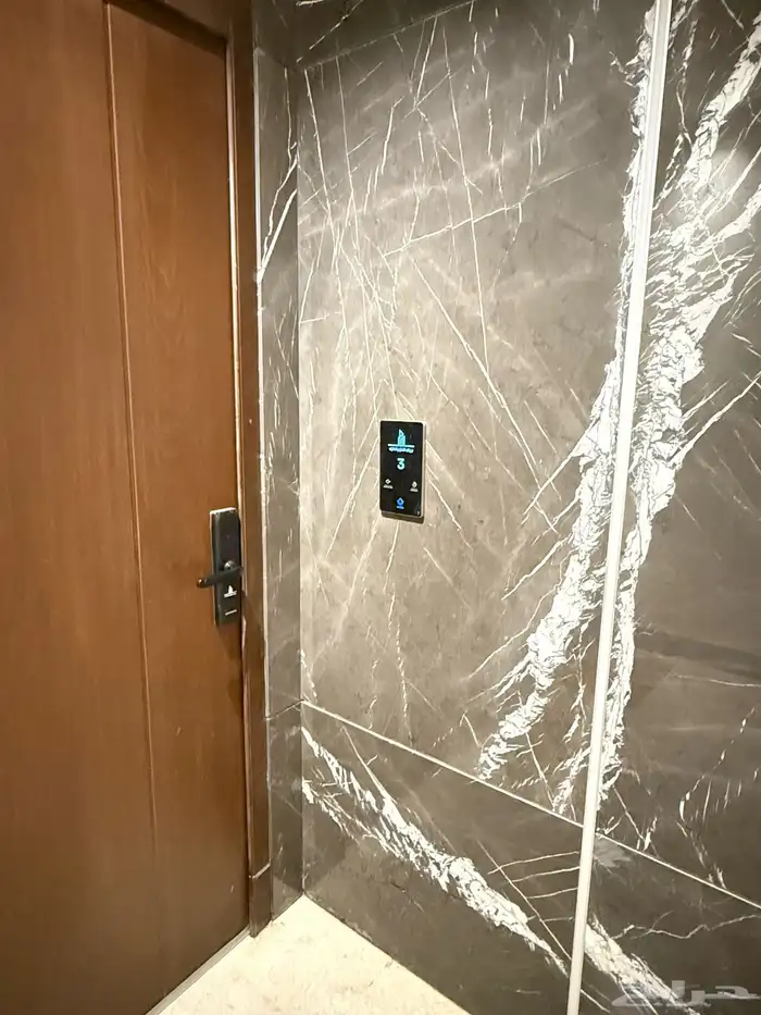 شقة مؤثثه للإيجار بالعارض 2