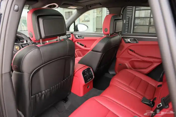 New Porsche Macan GTS 2025 جديد 11