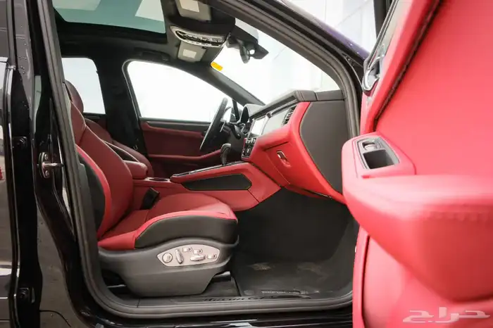 New Porsche Macan GTS 2025 جديد 8