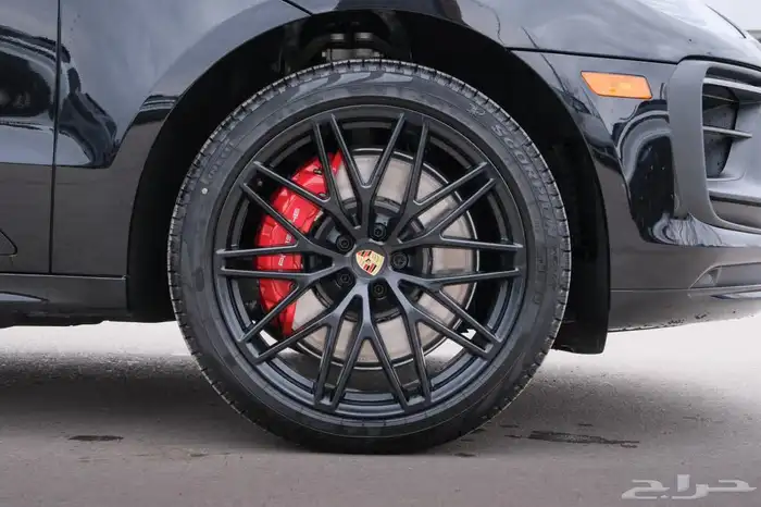New Porsche Macan GTS 2025 جديد 4