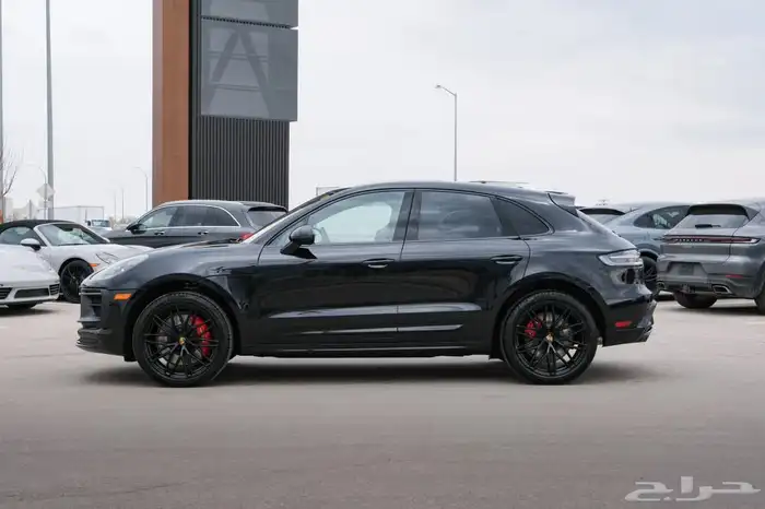 New Porsche Macan GTS 2025 جديد 1