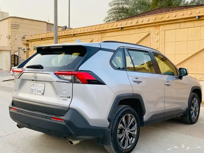 تويوتا راف فور 2023 10