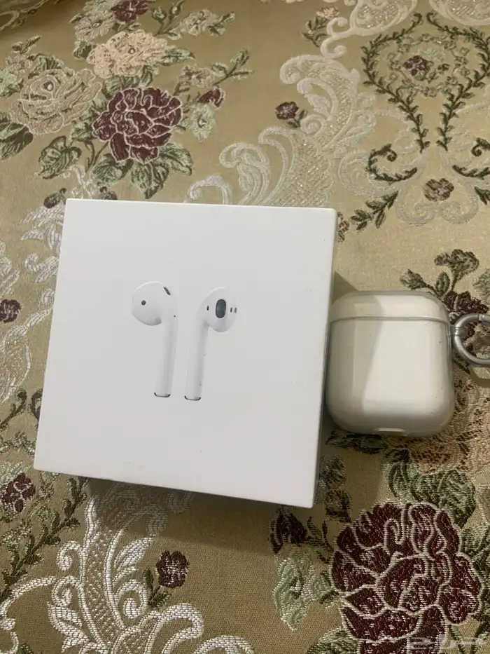 سماعه ايربودز ابل السماعه جديده كنت بستخدك البوكس القديم 0