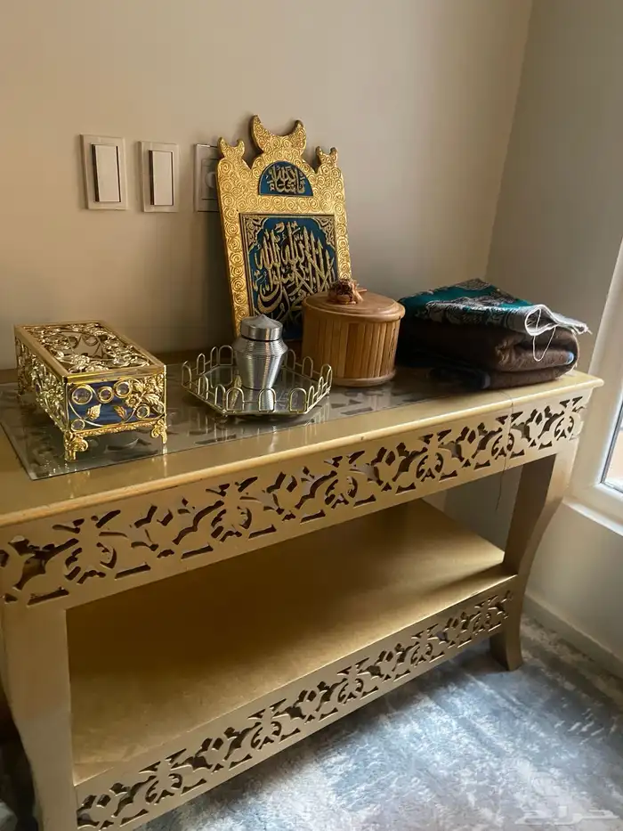 ثلاجة و تلفزيون و طاولة 6