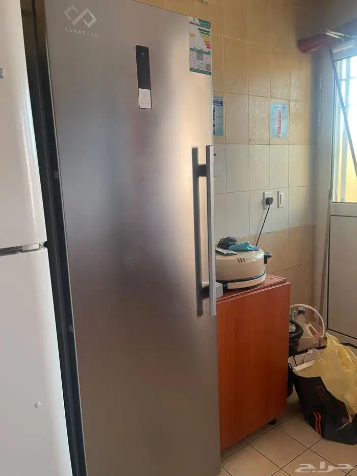 ثلاجة و تلفزيون و طاولة 15