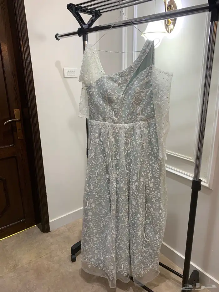 فساتين للبيع استخدام 6ساعات فقط 2