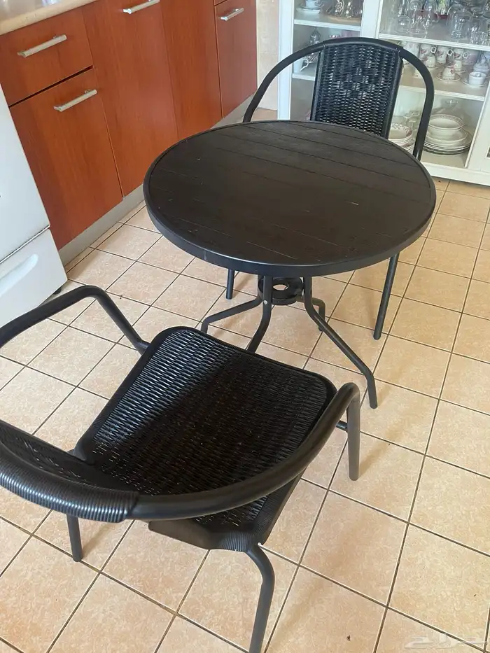 ثلاجة و تلفزيون و طاولة 11