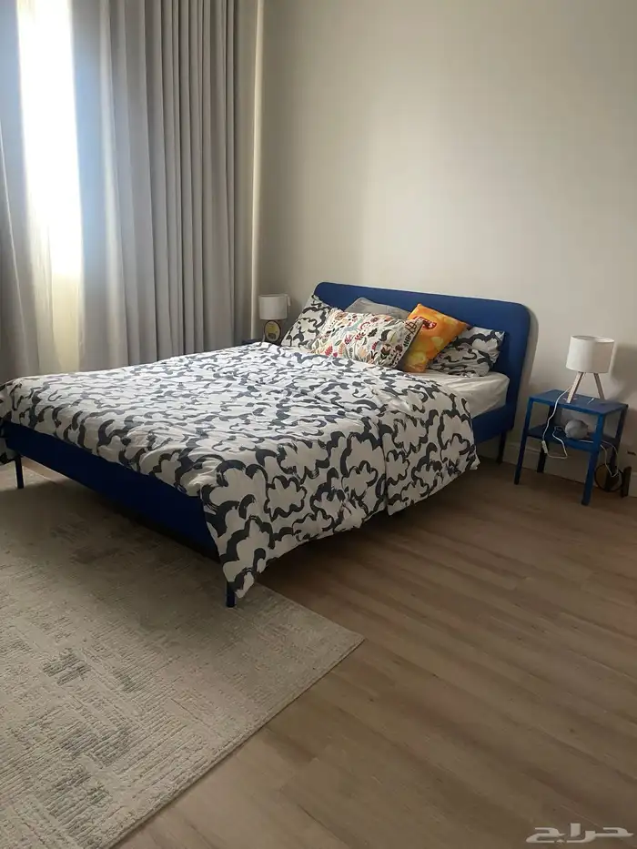 ثلاجة و تلفزيون و طاولة 17