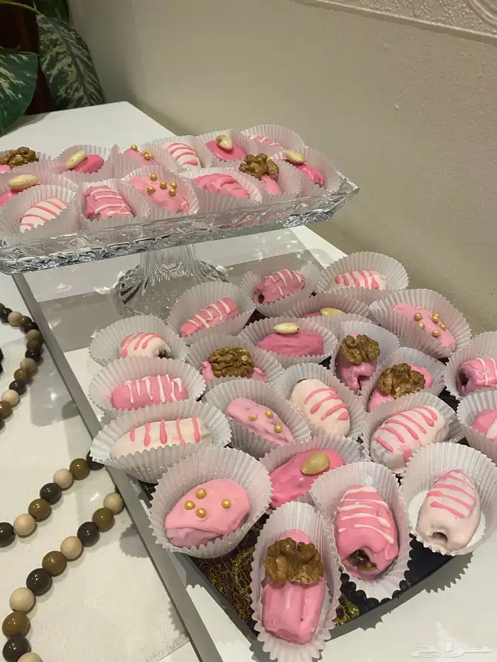 تمر محشي بالمكسرات مغلف بالشوكلاته 5