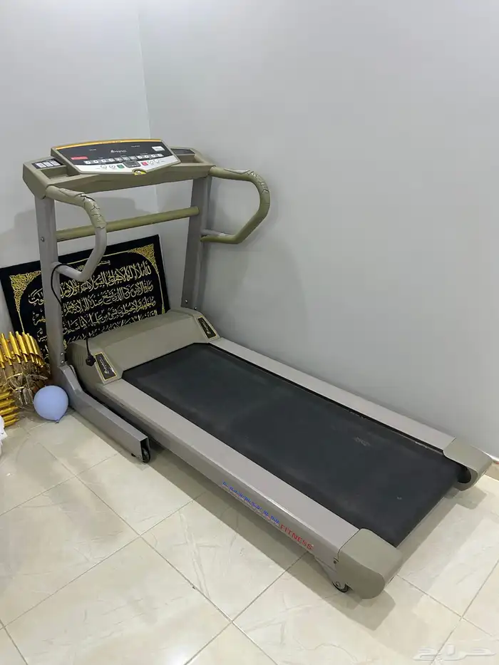 للبيع جهاز مشي كهربائي (Sologium 9100D) - بحالة ممتازة 1