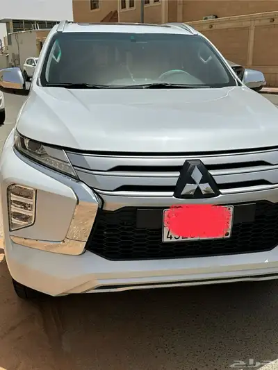 للبيع متسوبيشي مونتيرو ديزل نص فل 2023 المالك الاول 8