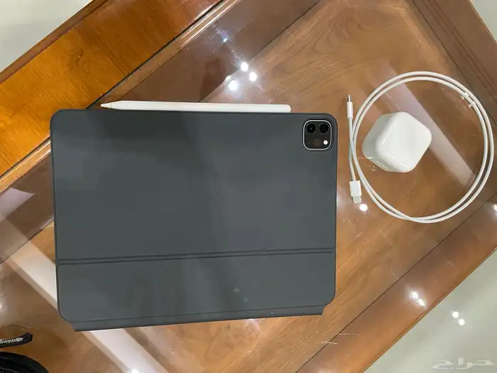 iPad Pro 11 ايباد وكيبورد وقلم 0