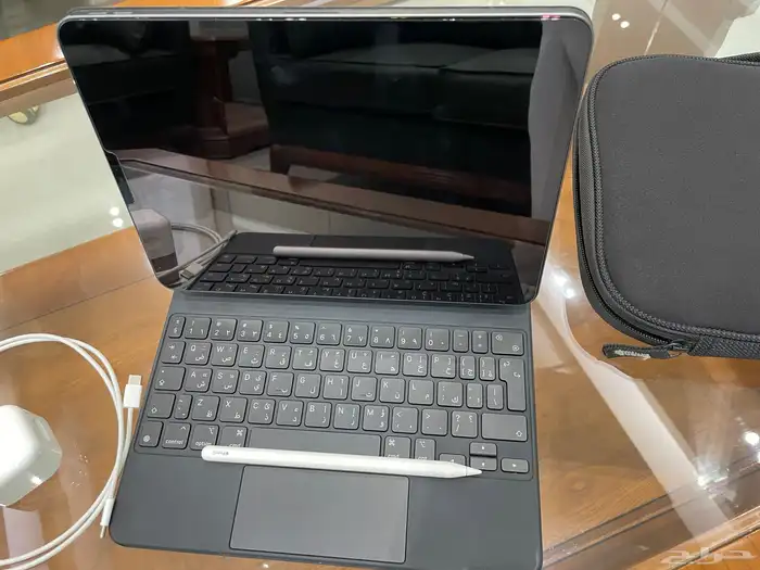 iPad Pro 11 ايباد وكيبورد وقلم 2