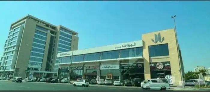 للتقبيل مكتب فاخر ومؤثث 12