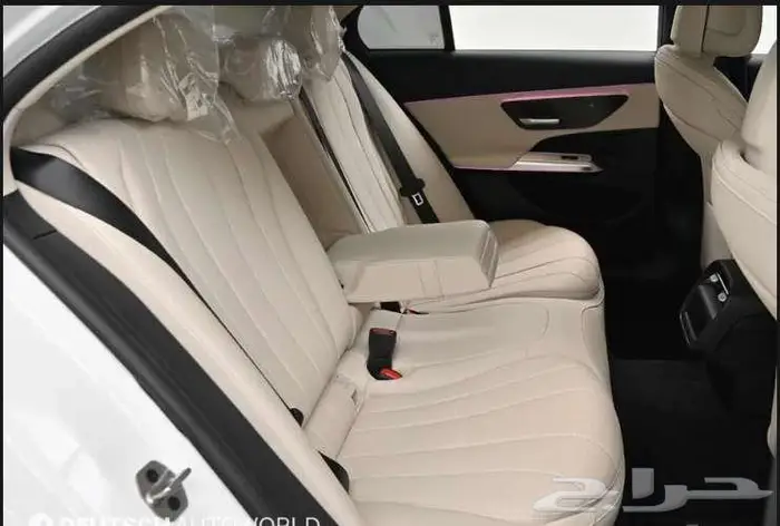 مرسيدس E200 2024 18