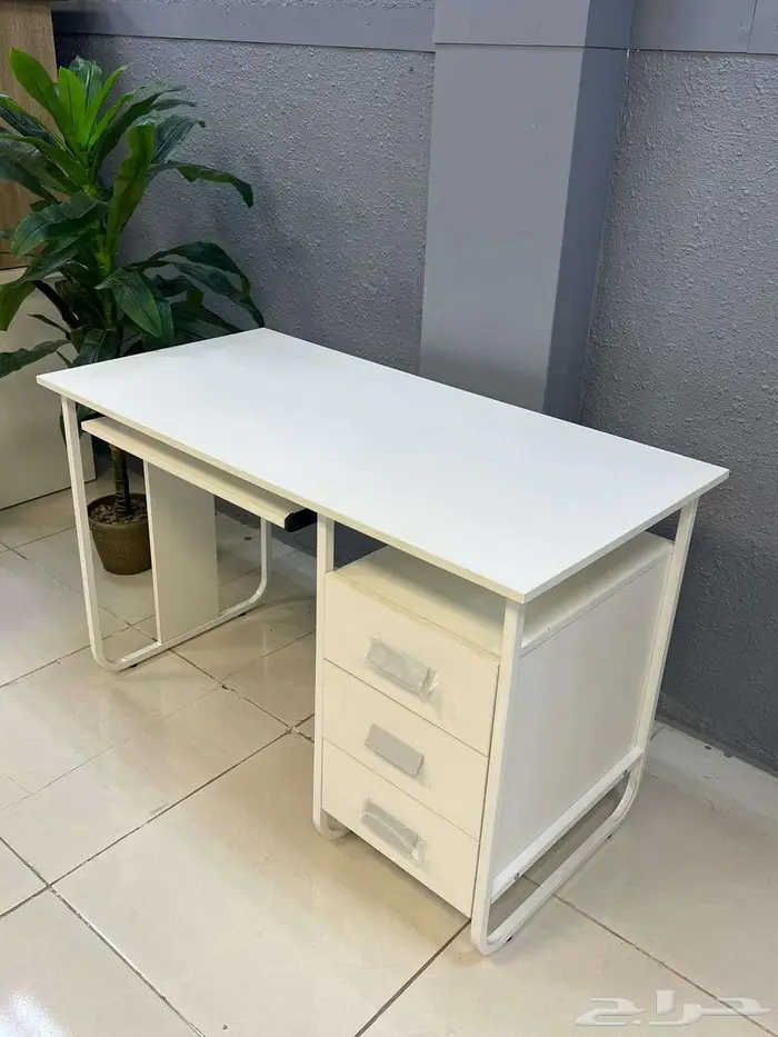 مكاتب طاولات صغير مع ادراج جديد شكل مودرن فخم مع كراسي مكتبي 8