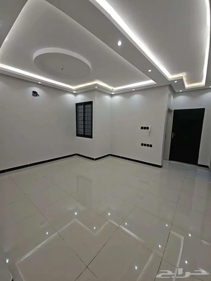 دور أرضي فاخر للبيع شرق الرياض - الجنادرية 22