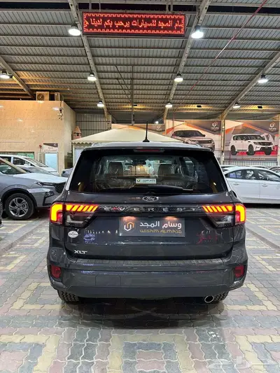 فورد ايفرست نص فل XLT موديل 2025 بنزين كاش وبنك 10
