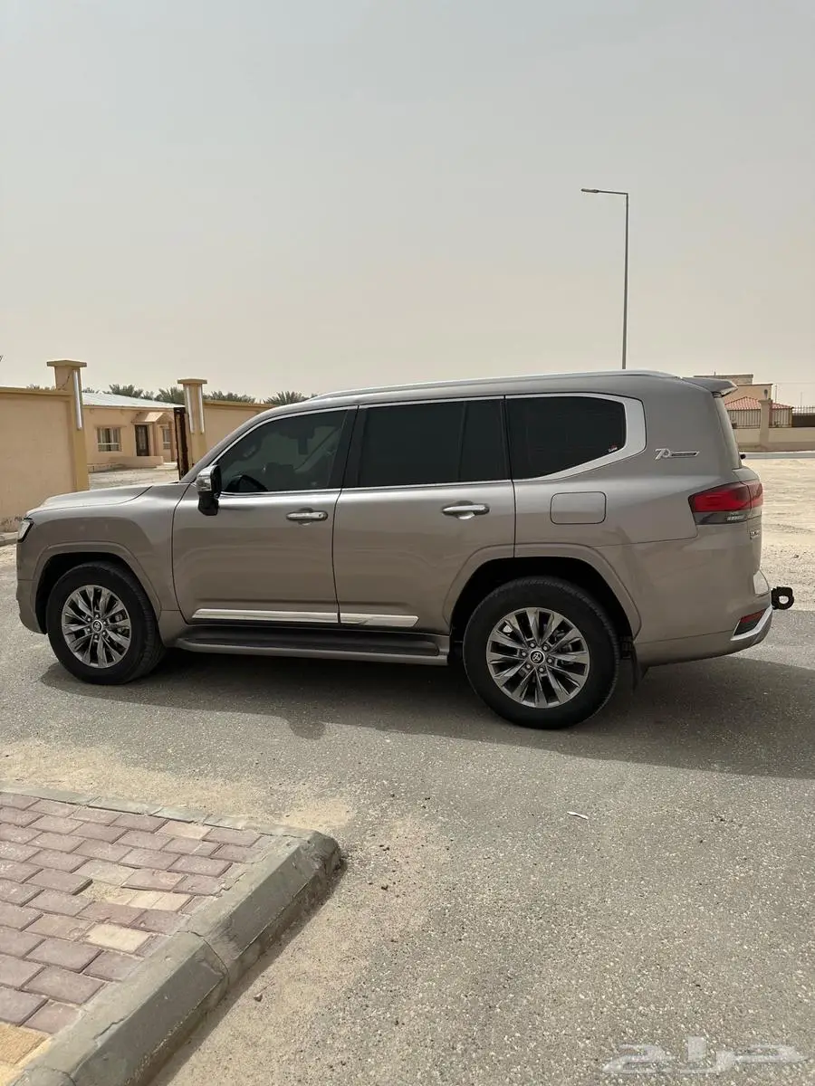لاندكروزر 2022 vx ديزل 5