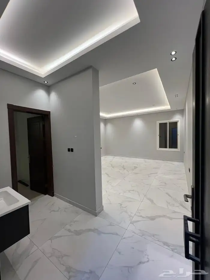 للإيجار دور واسع العارض 8
