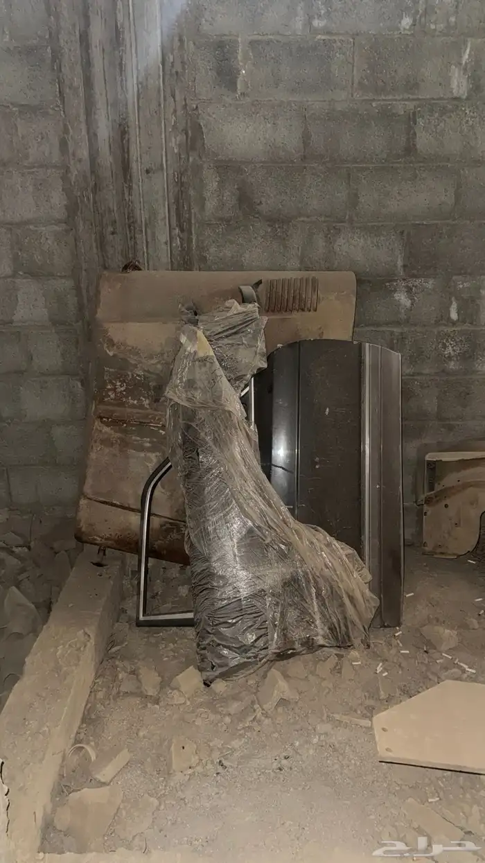 قطع غيار جيب لاندكروزر 84 ومرسيدس بنز 1