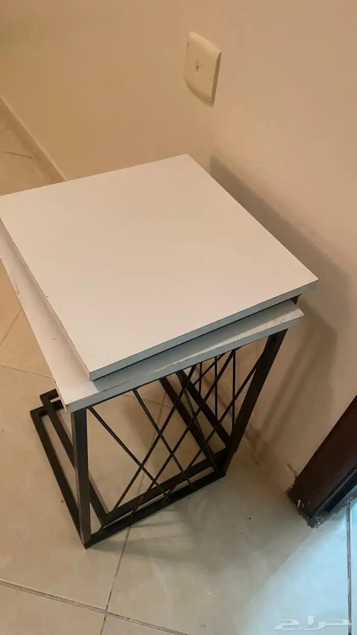 طاولة ضيافه كبيره و 2 خدمه 1