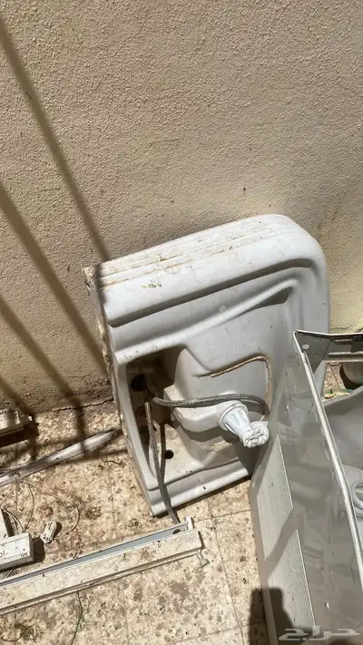 باب المنيوم ومغاسل للبيع 1