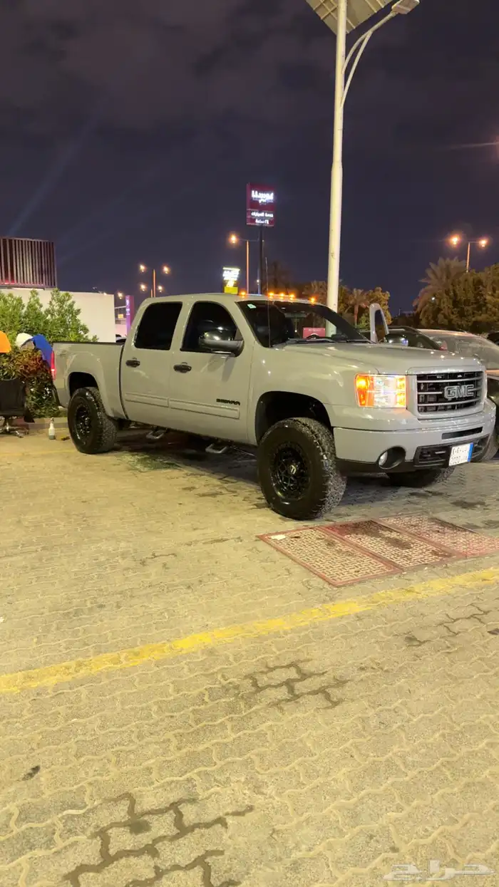 جمس سييرا بكب موديل 2011 نظيف ممشى261 كيلو 2