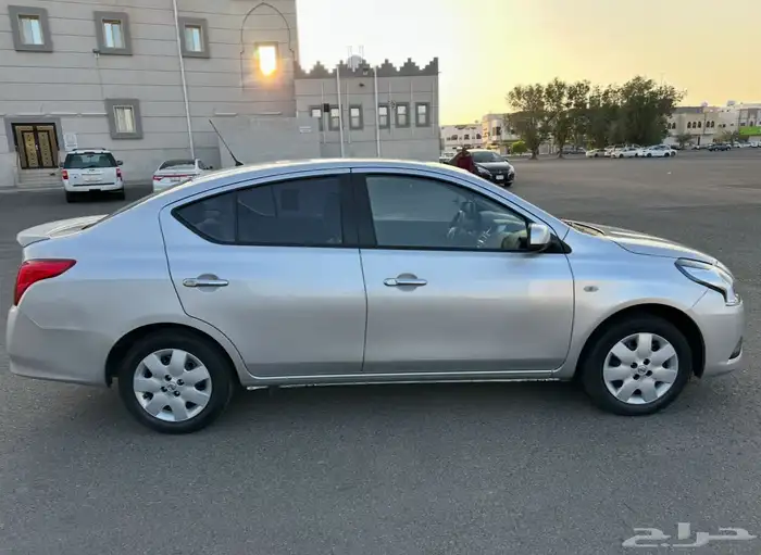 نيسان صني 2022 نظيفة 6