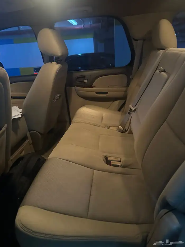 جيمس يوكون 2013 اللون اسود نظيف 5