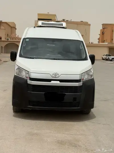 تويوتا هايس سقف عالي ديزل 2022 1