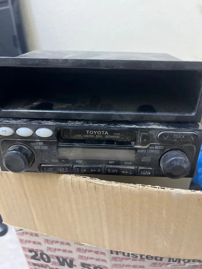 شاشة سيارة رود ماستر و4 سماعات بايونير ومسجل كامري 2002 4