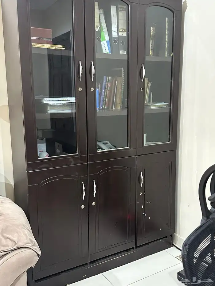 مكتب للبيع شبه جديد 6