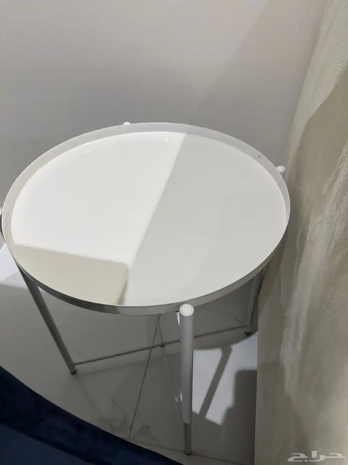 طاولات نظيفه ايكيا للبيع 1