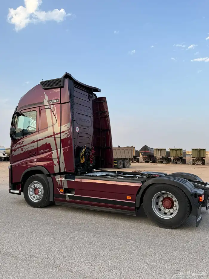 راس تريلا فولفو م 2021 حجم 460 بطاقة ميناء جدة الأسلامي 6