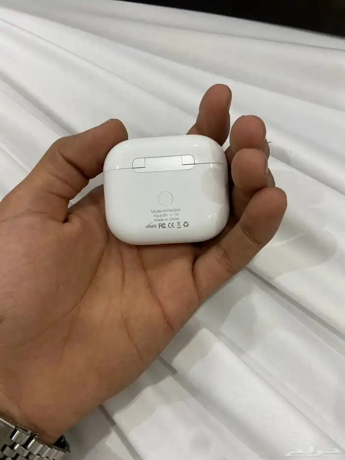 سماعات بلوتوث اصليه معى كرتونها وأغراضها 3