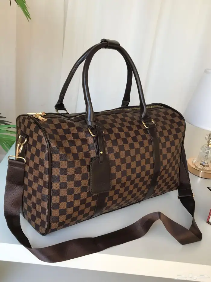 شنط سفر ماركات متنوعة 11