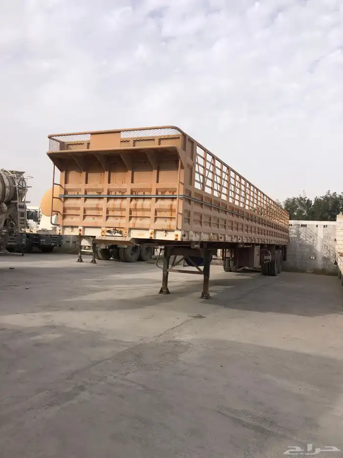 جوانب سطحه طول 16 متر 4