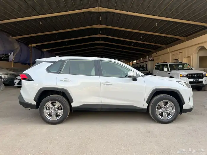 تويوتا راف فور LE دبل بنزين 2025 متاح كاش واقساط 7