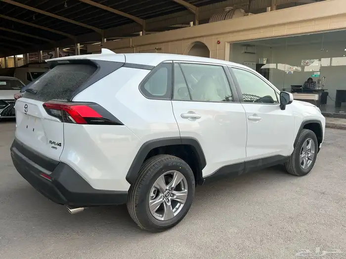 تويوتا راف فور LE دبل بنزين 2025 متاح كاش واقساط 6