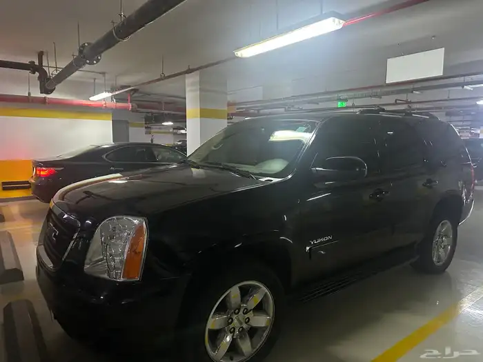 جيمس يوكون 2013 اللون اسود نظيف 1