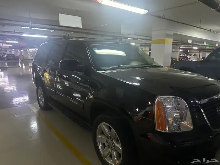 جيمس يوكون 2013 اللون اسود نظيف 0