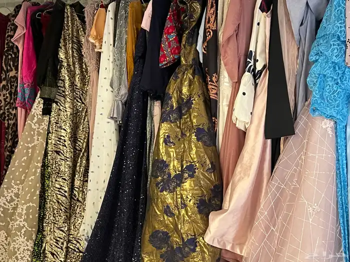 ملابس واحذية وبطانيات ومواعين مستعمله 2